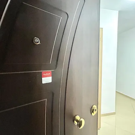 1 Bedroom 624 Apartment *