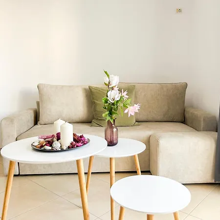1 Bedroom 624 *